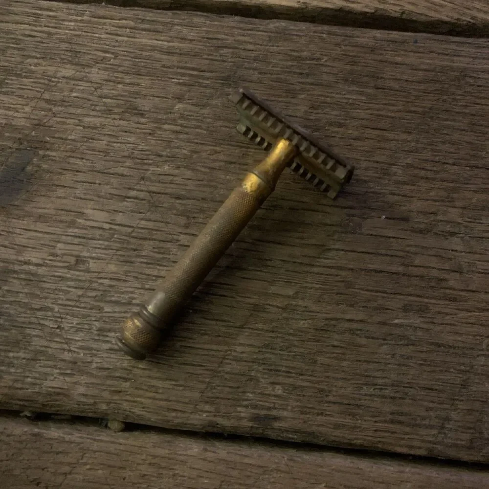 BRASS VINTAGE GILLETTE SAFETY RAZOR